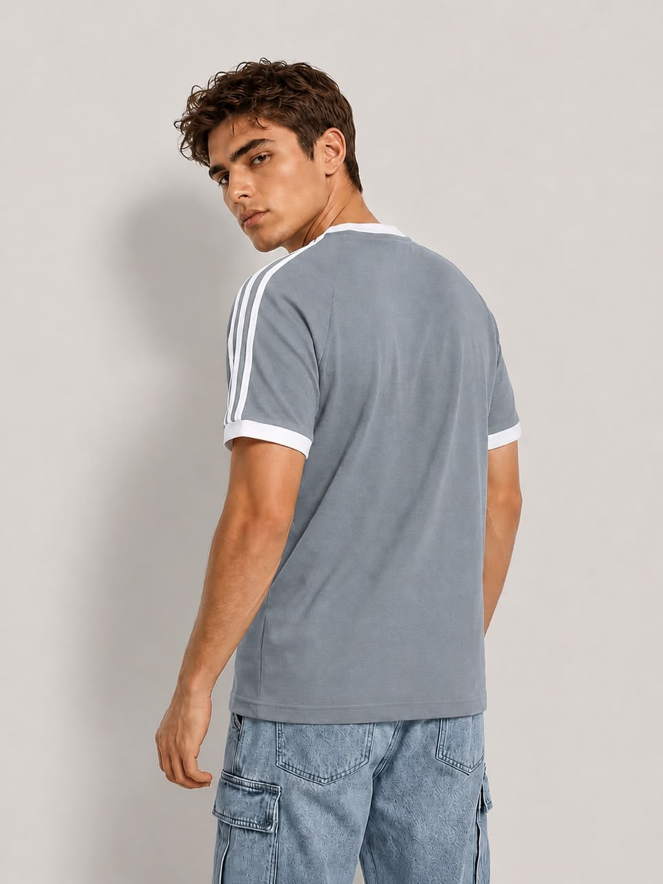 T-Shirt adidas Regular Fit – gray