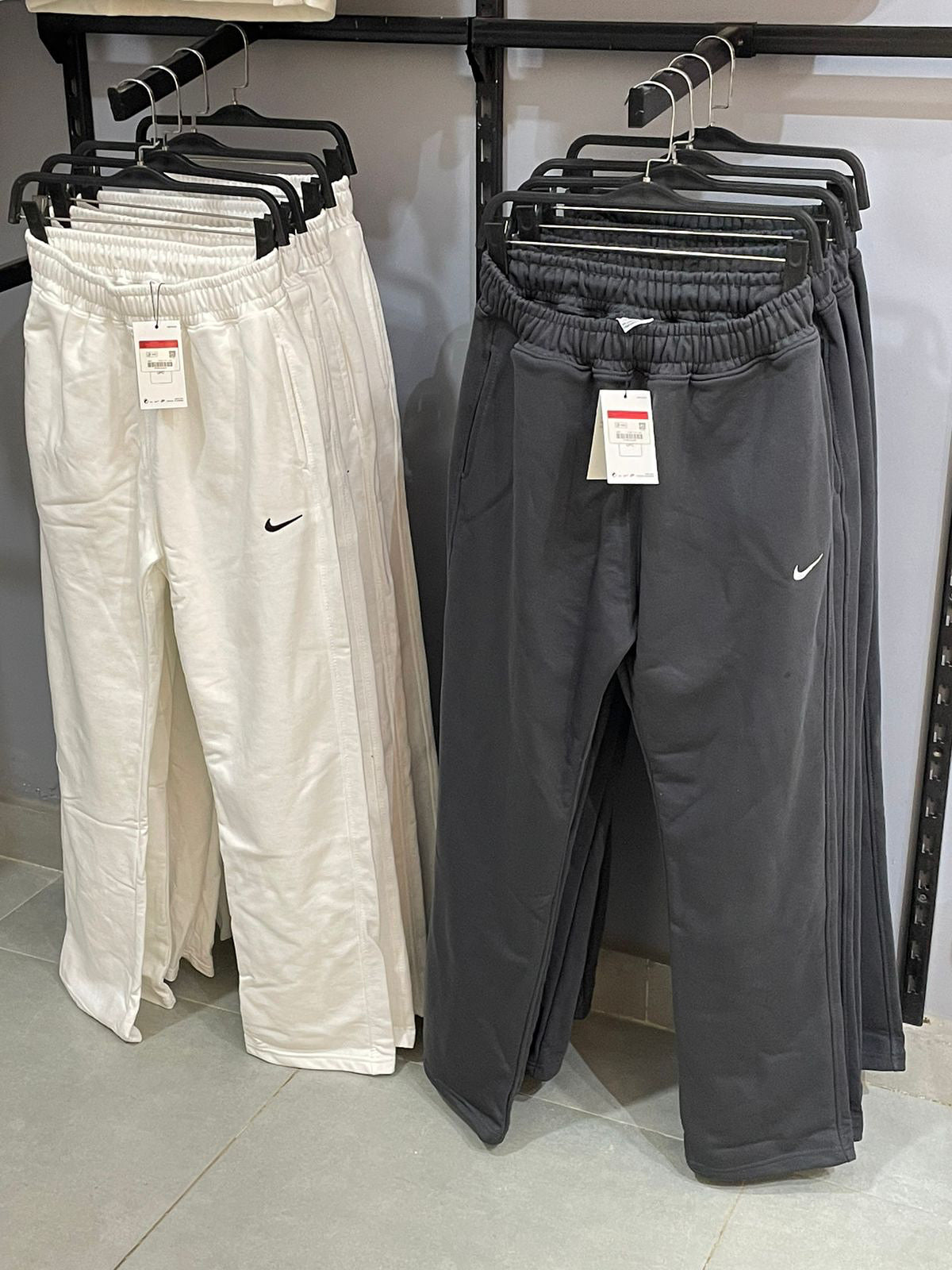 Nike Mirror Wide-Leg Sweatpants Unisex – off white