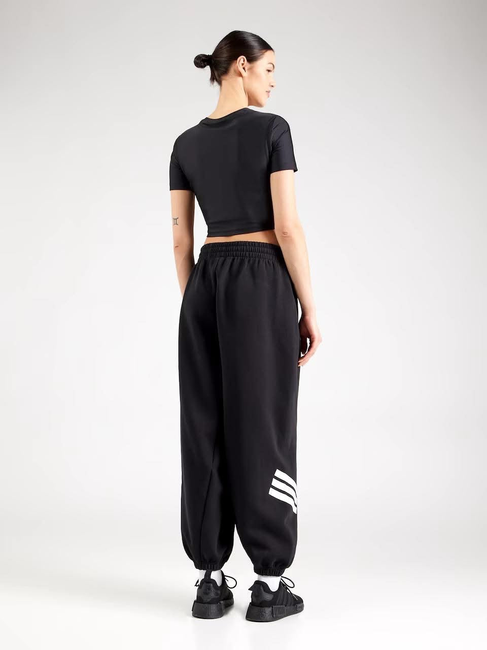 adidas Relaxed Fit Sweatpants light gray or black Unisex