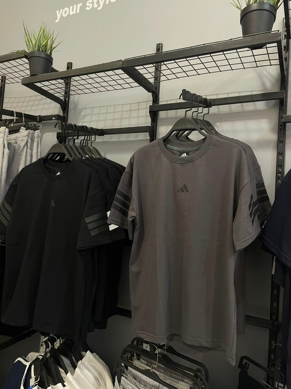 T-shirt Adidas Oversized Mirror – black print gray