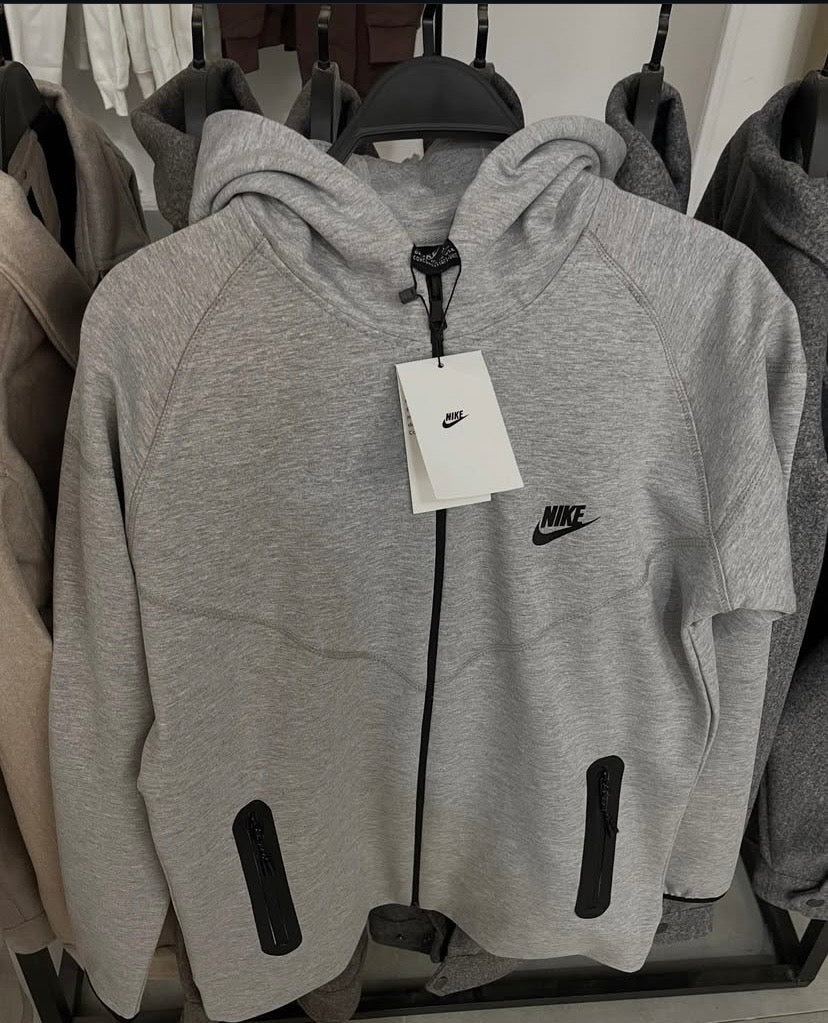 Tech Fleece Style Tracksuit – Regular Fit Unisex