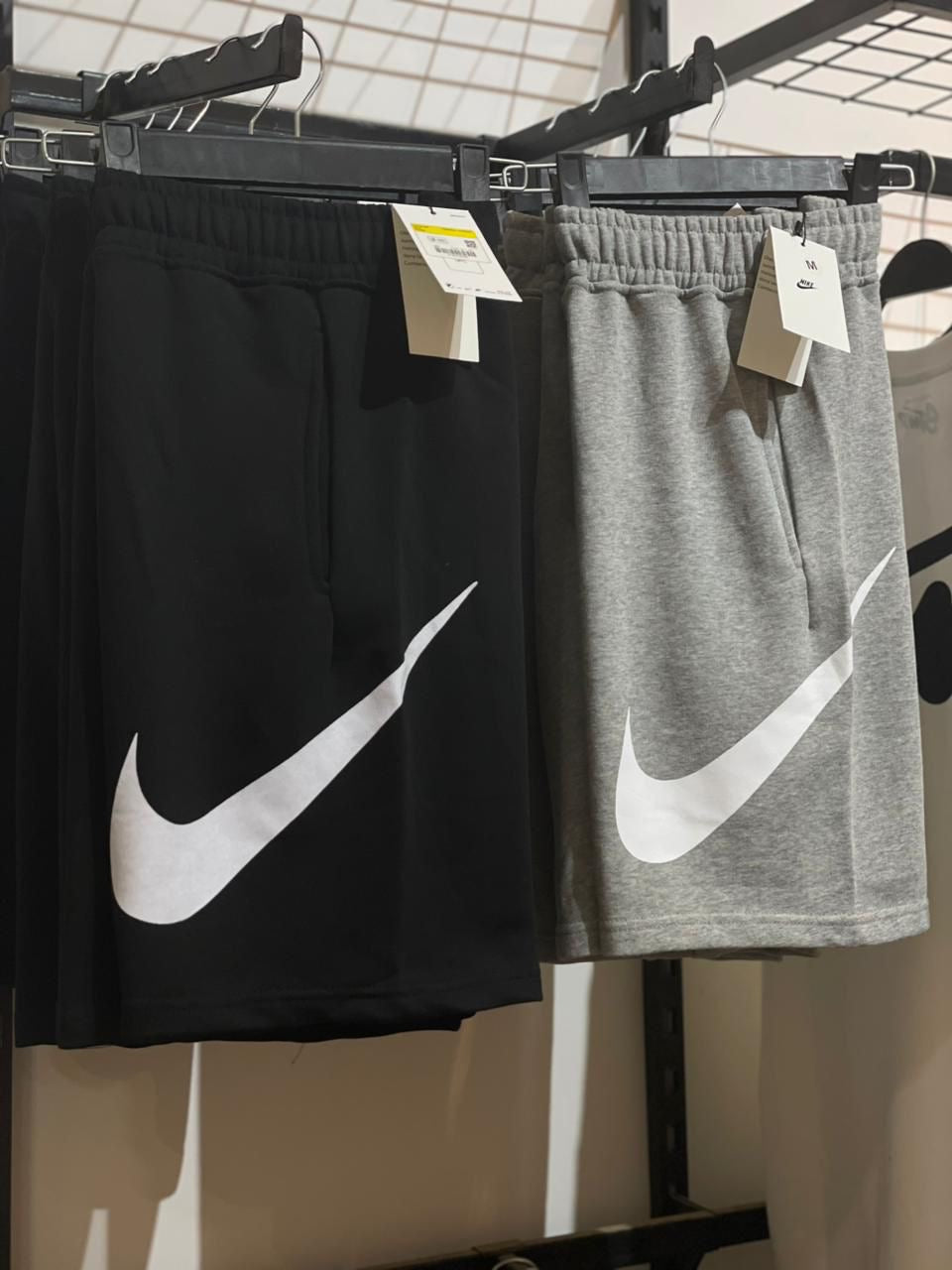 Nike Sportswear Club Fleece Men's Shorts – Regular Fit – Light Gray